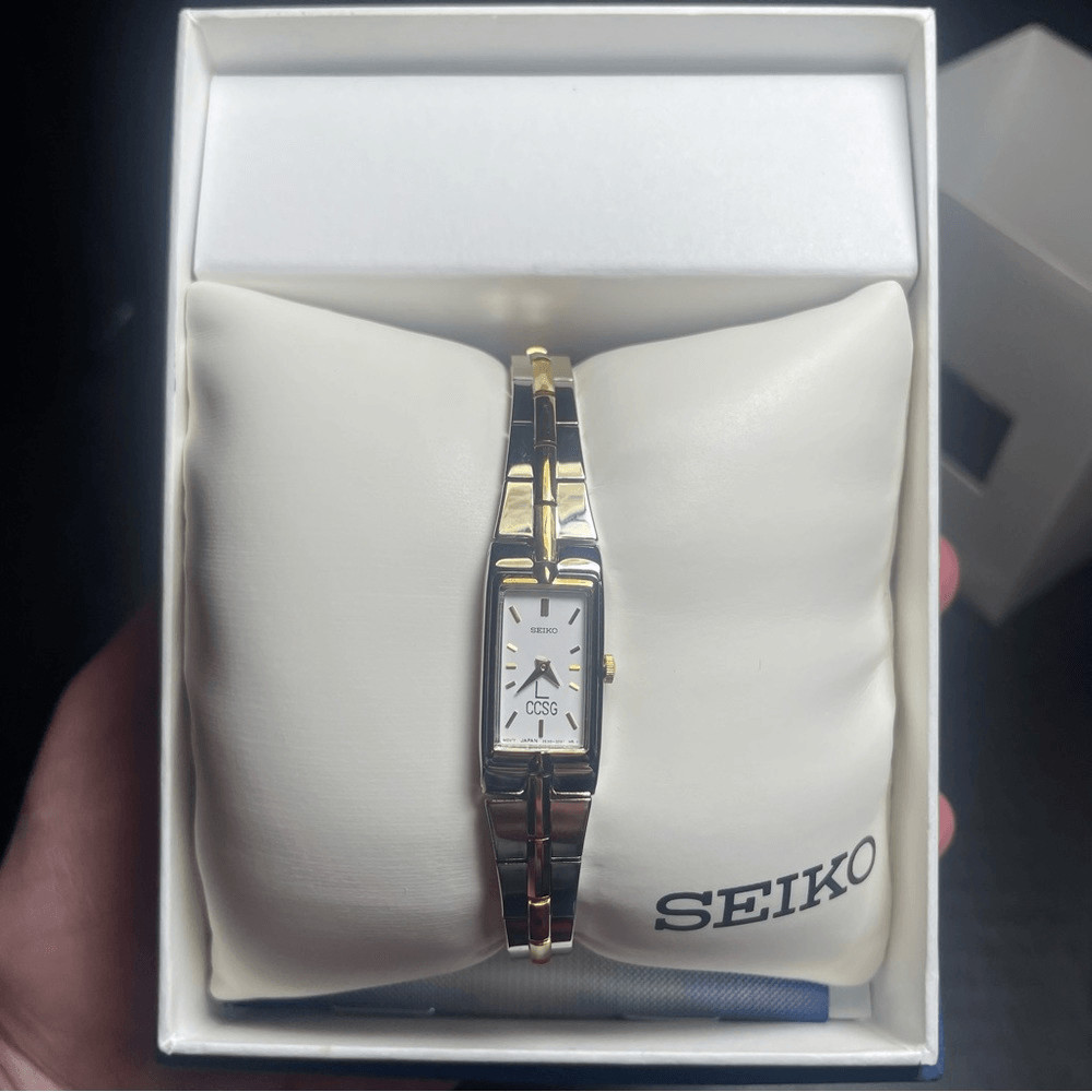 BNIB LADIES SEIKO BRACELET TIMEPIECE WATCH NEVER TOUCHED PRIOR TO LISTING
