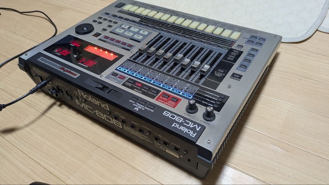 Roland MC-808 Sampling Groovebox Sampler Sequencer Tested Working Japan 566