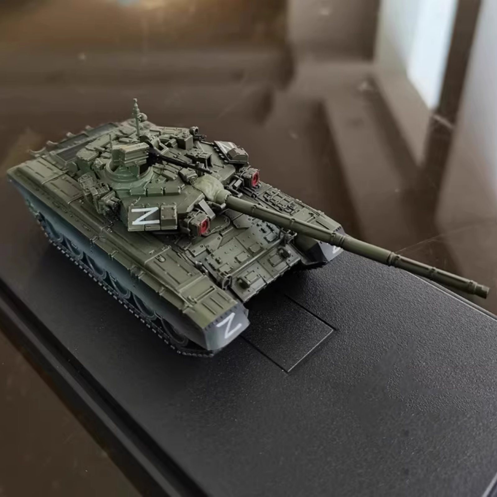 5.1in Russian Special Military Operations T-90A Main Battle Tank Model Assembly