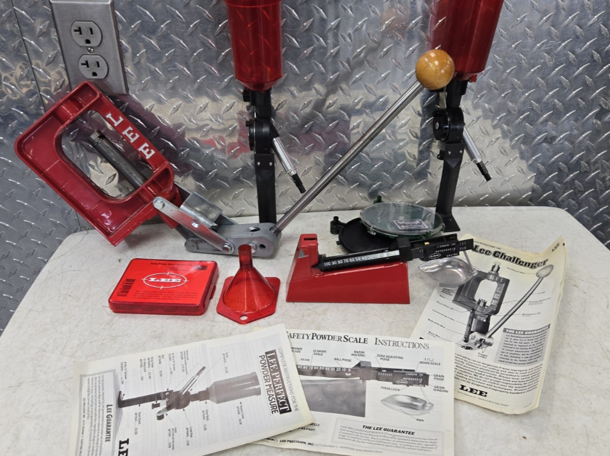 Vintage Lee Challenger Reloading Press Single Stage O Reloader & Extras