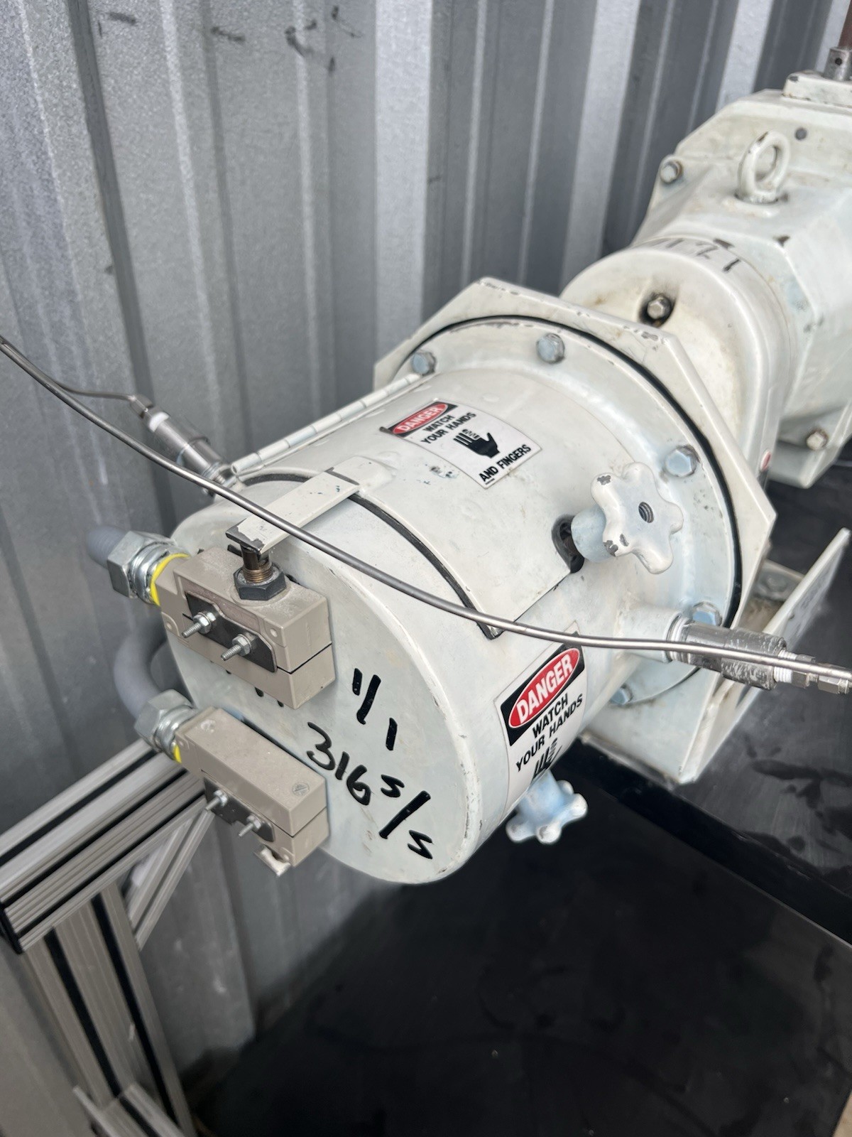 Teledyne Readco TR8-8 Batch Type Pin Mixer