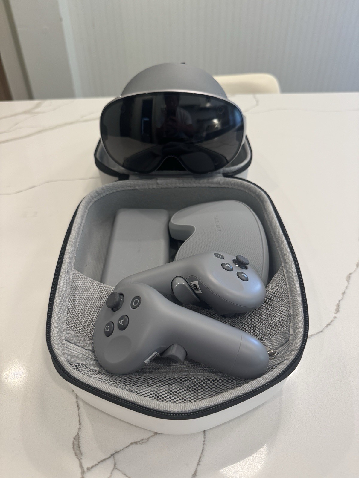 Samsung Galaxy XR Headset – Controllers, Comfort Kit & Carrying Case