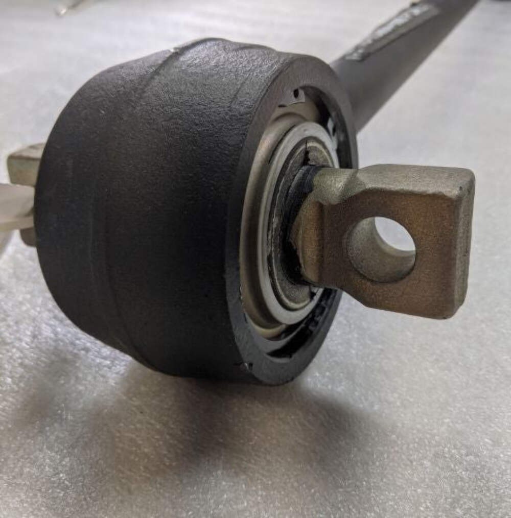 Freightliner Lower Control Rod - P/N 16-15004-000