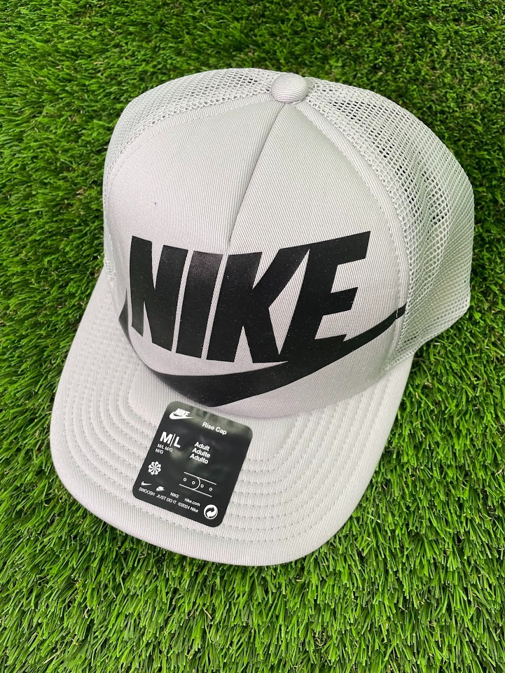 Nike Rise Futura Cap - Light Smoke Grey and Black - Snapback M/L