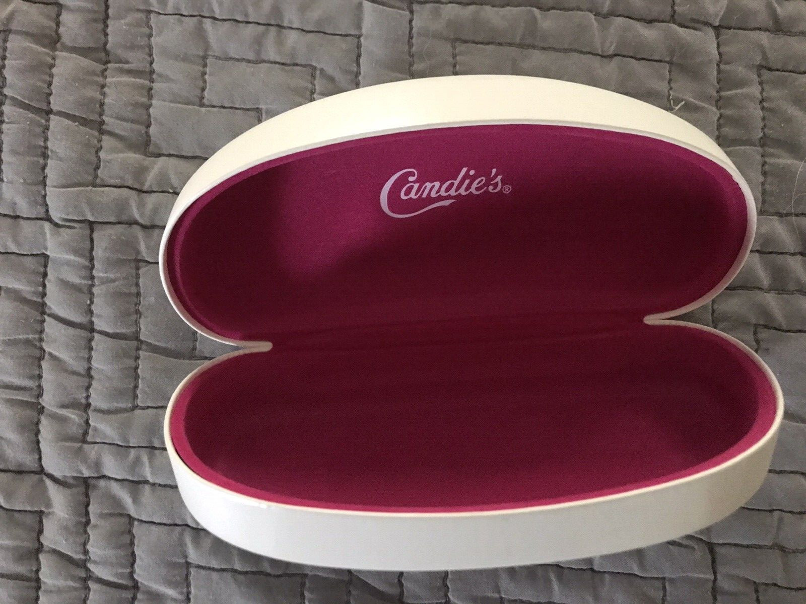 CANDIE'S Sunglasses Eyeglasses Hard Clamshell Case White Authentic