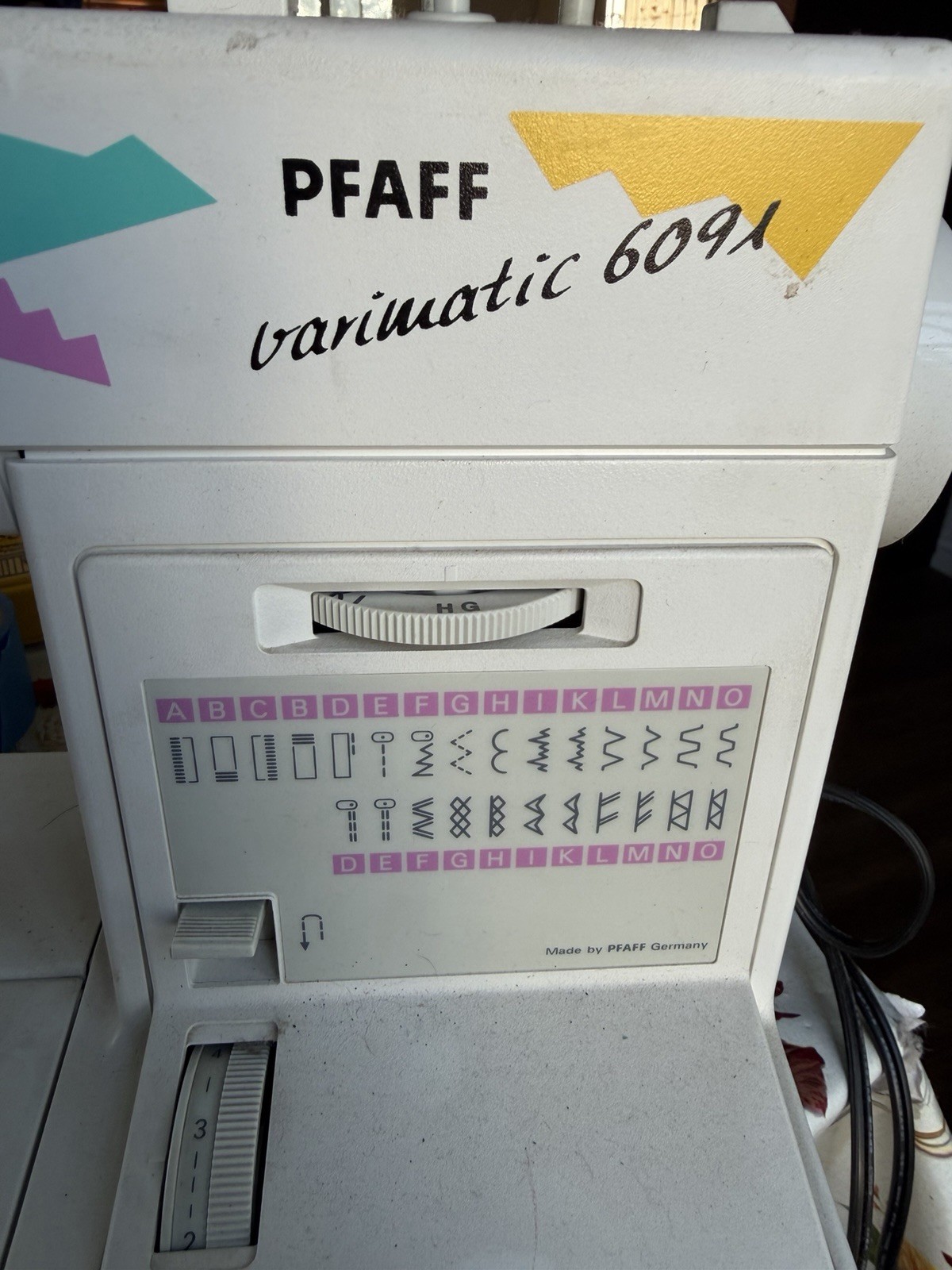 Pfaff Varimatic Sewing Machine 6091 w/ case No Pedal