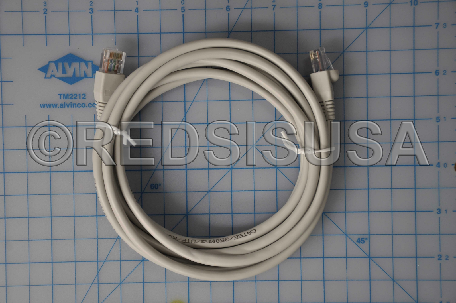 Monoprice Cat5E Ethernet Patch Cable Stranded, 350Mhz 24Awg, 10Ft, Gray PID3386