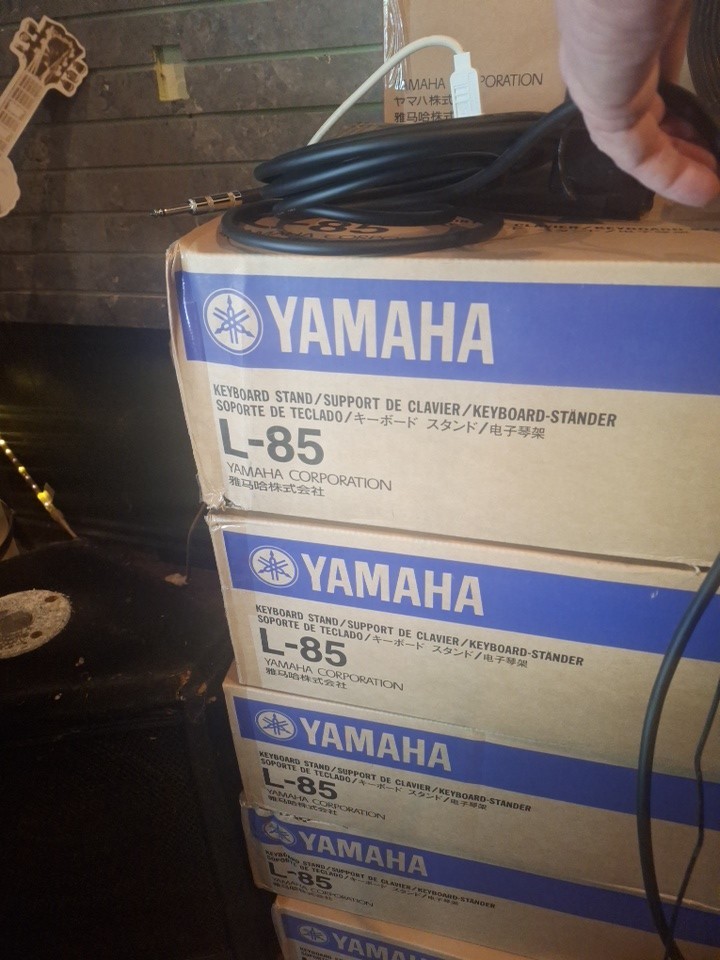 Yamaha L85 Keyboard Stand for Digital Piano