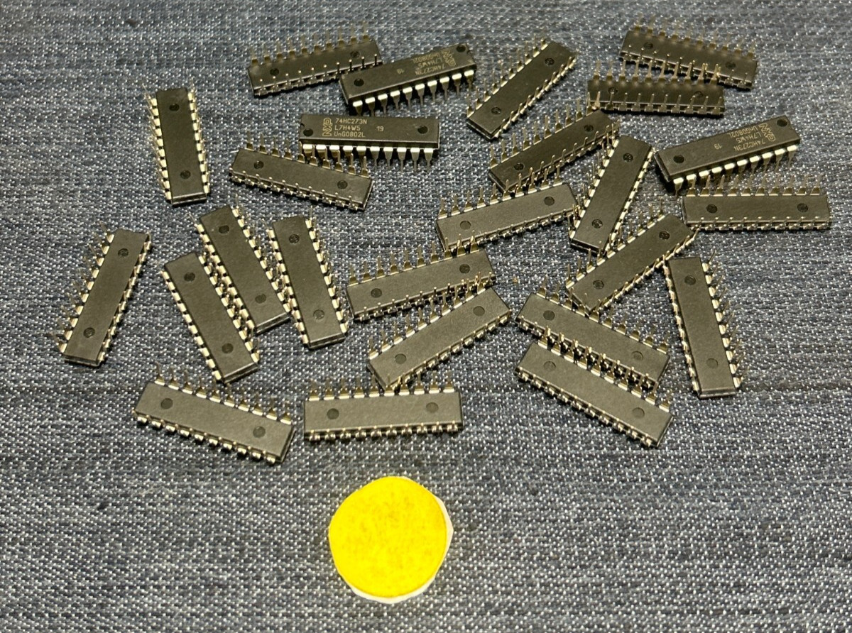 NXP SEMICONDUCTOR 74HC273N L7H4W5  LOT OF 25