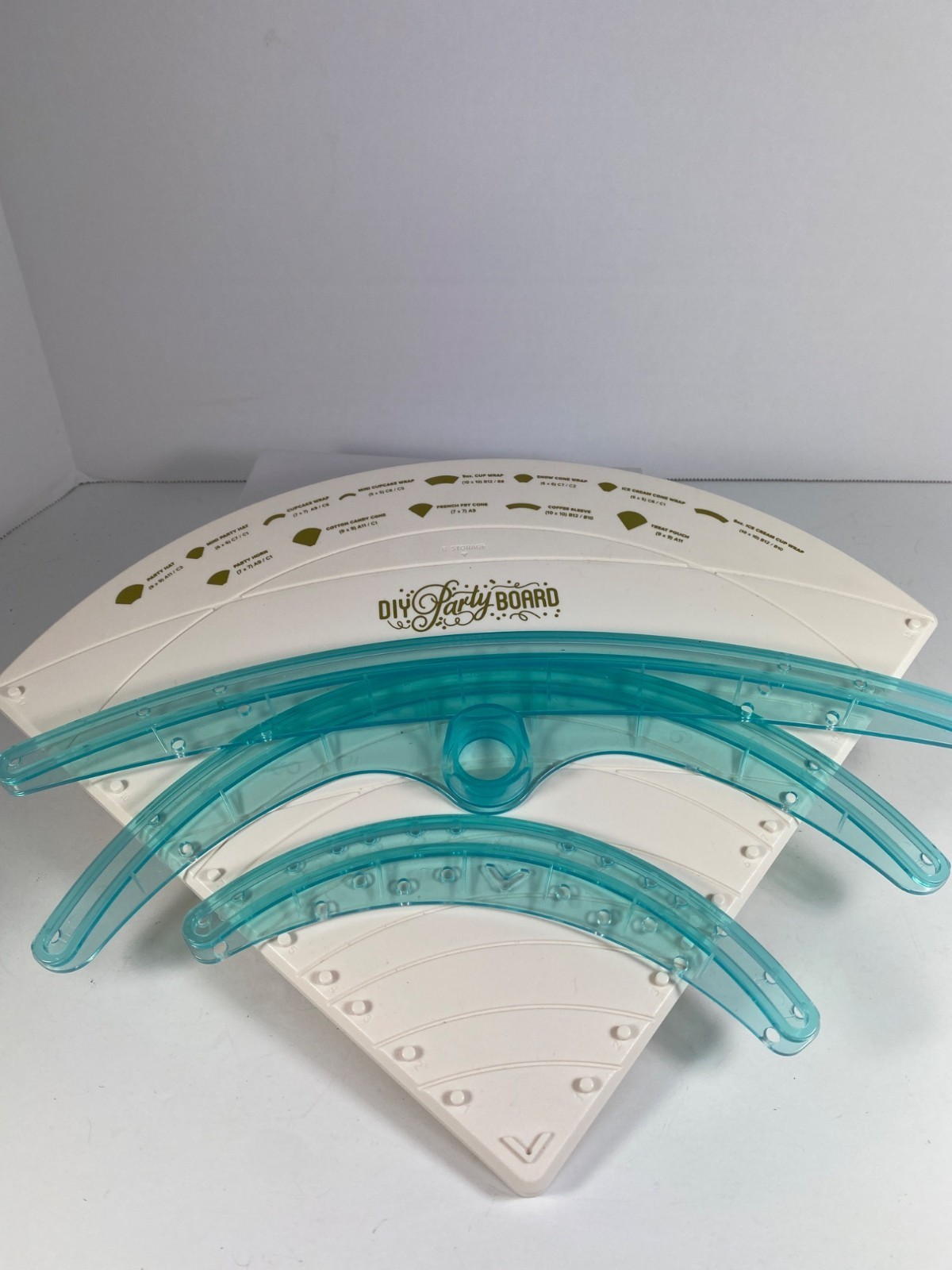 We R Memory Keepers DIY Party Board Complete Tool Set for Crafting – Very Good