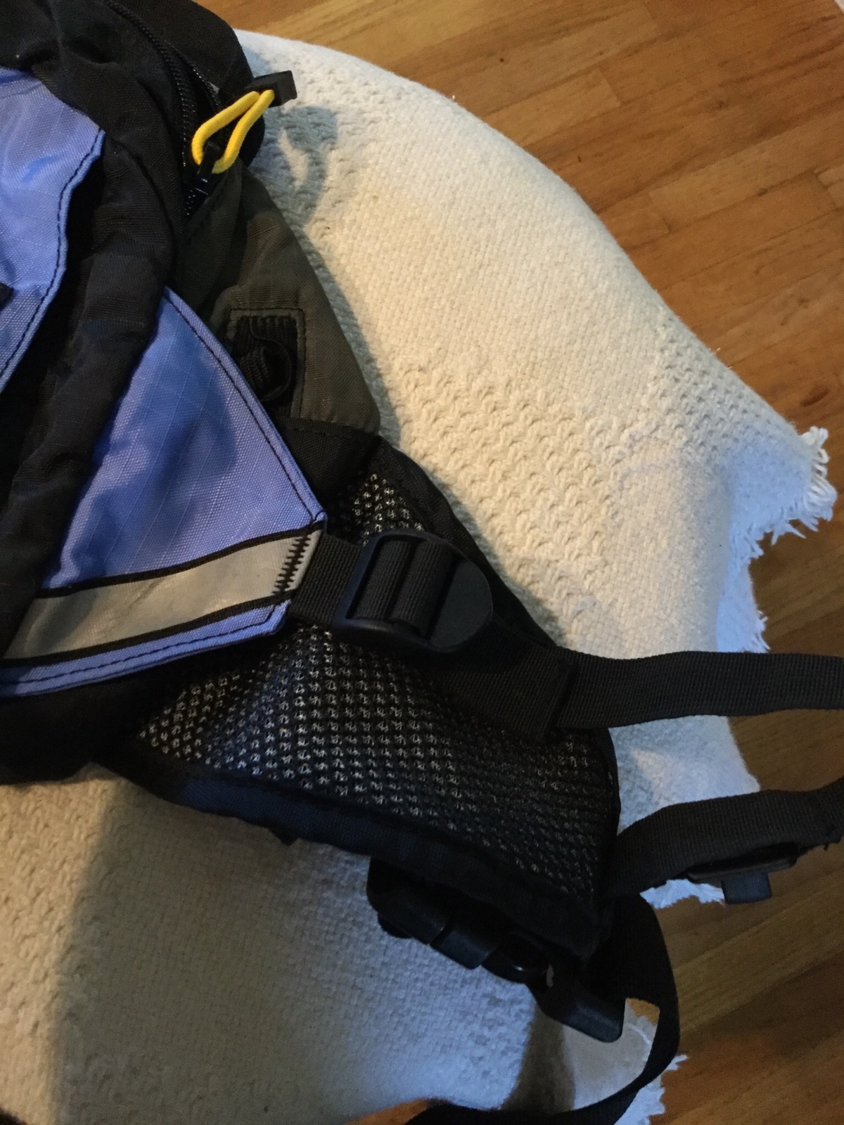 Camelbak Flashflo blue gray no bladder 9”H 12”L