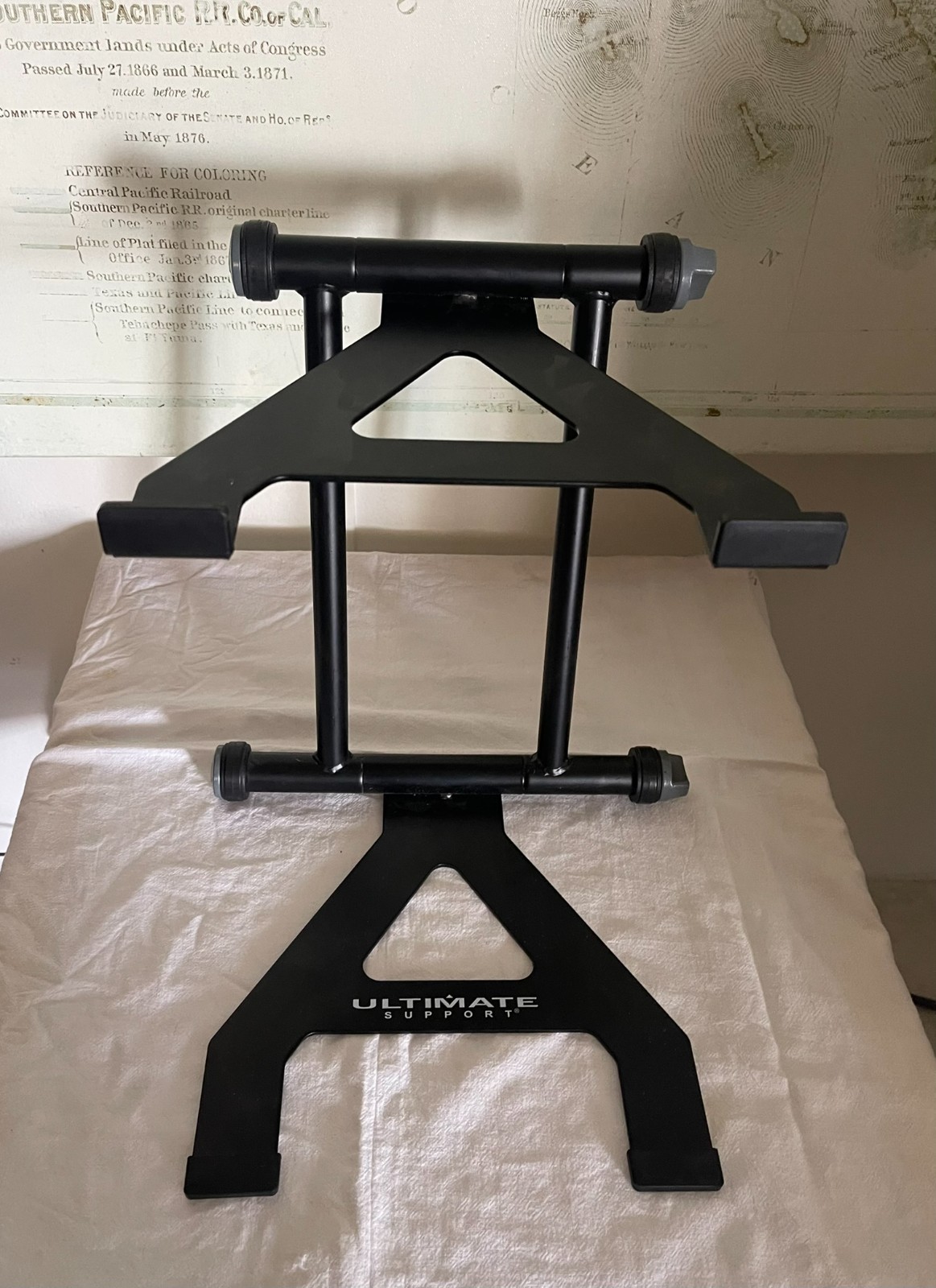 Ultimate Support HYP-1010 Hyper Series Compact Laptop Stand