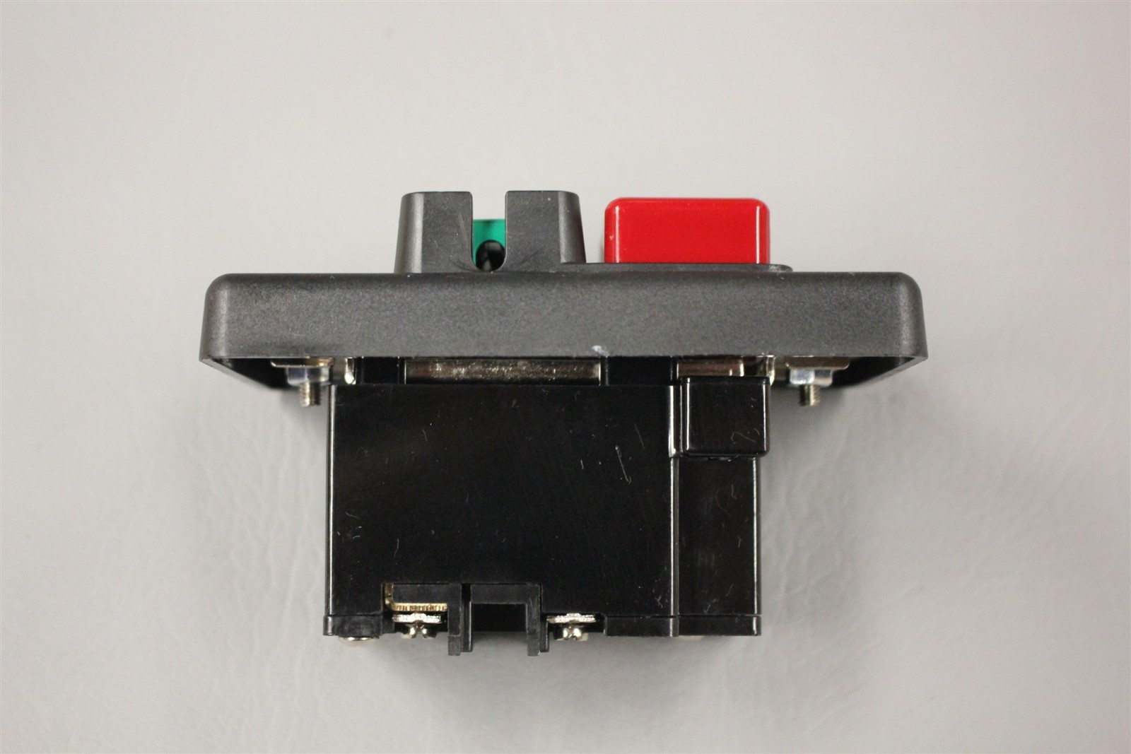 UNUSED KEDU START/STOP PUSHBUTTON HY56