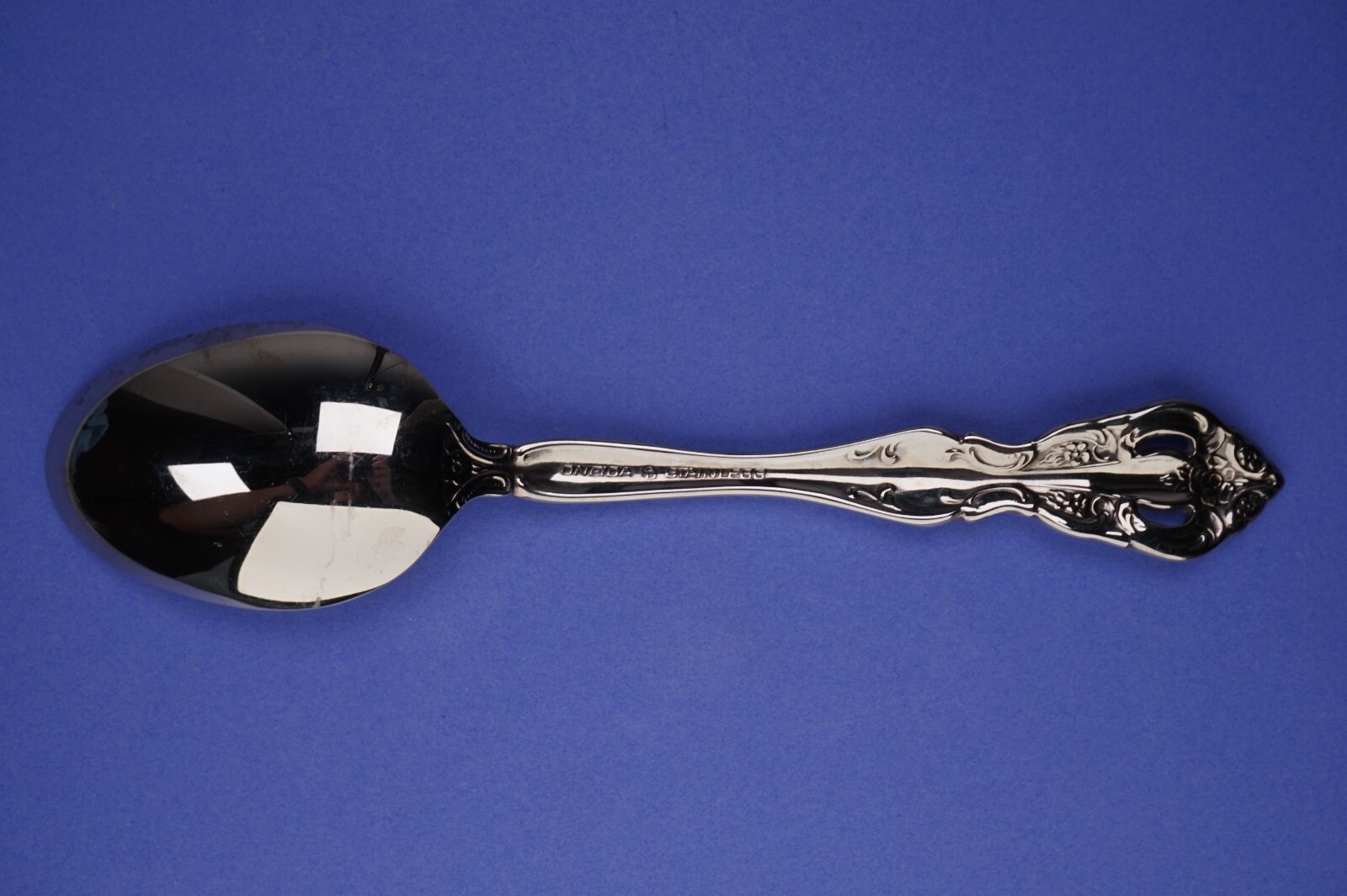 Oneida Stainless Michelangelo Pattern Cube Logo Place/Oval Soup Spoon 6 1/2"