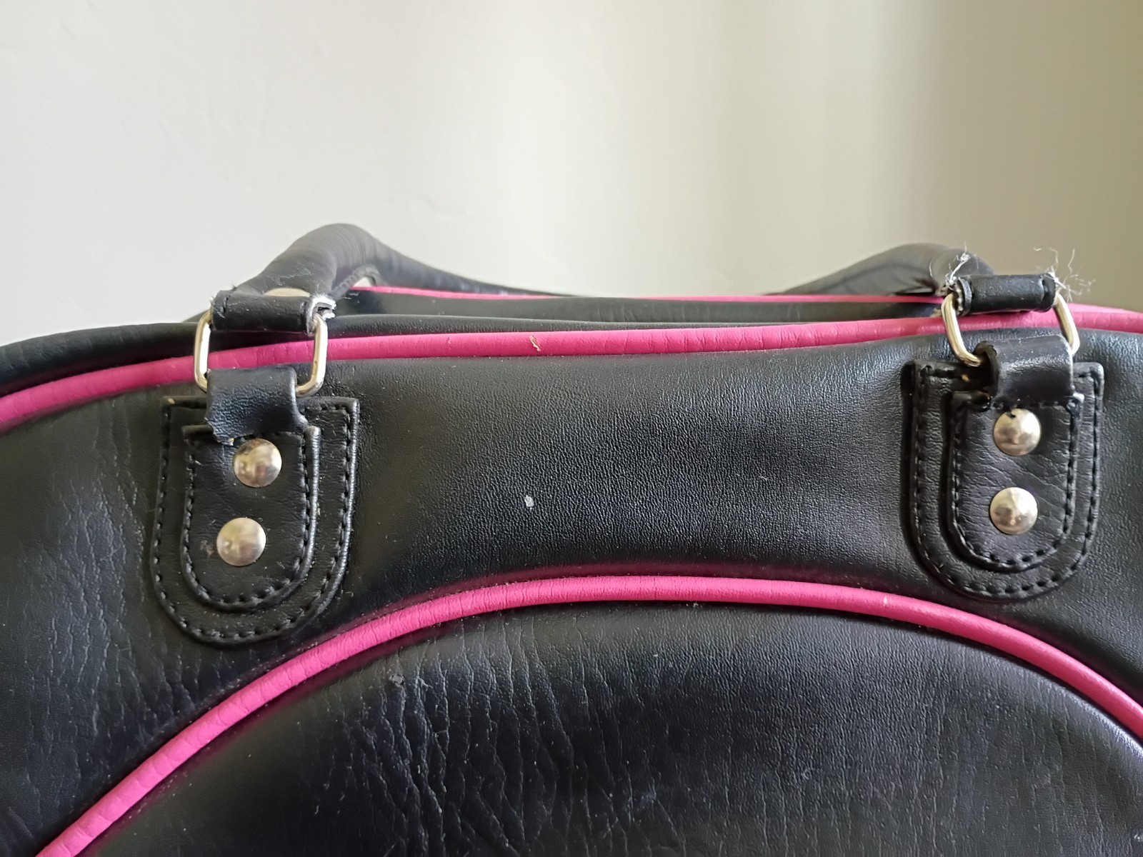 Vintage LULULEMON x Athletica RARE Bowling Style Gym Duffle bag Black Hot Pink