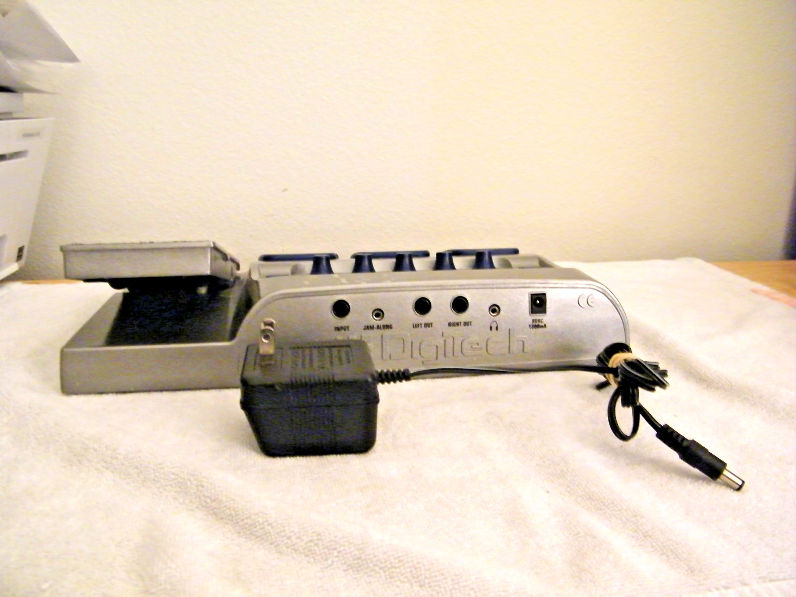 ****GENUINE DIGITECH DIGITAL MODELING MULTI EFFECTS GUITAR PTOCESSOR (RP300)****