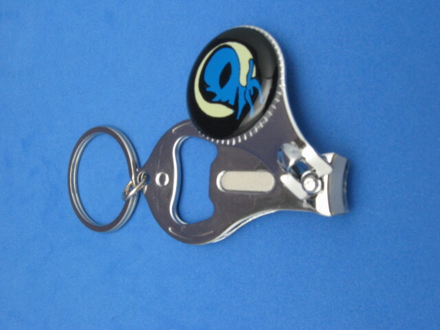 ALIEN WITH HAND - KEY RING NAIL CLIPPER BOTTLE OPENER #172