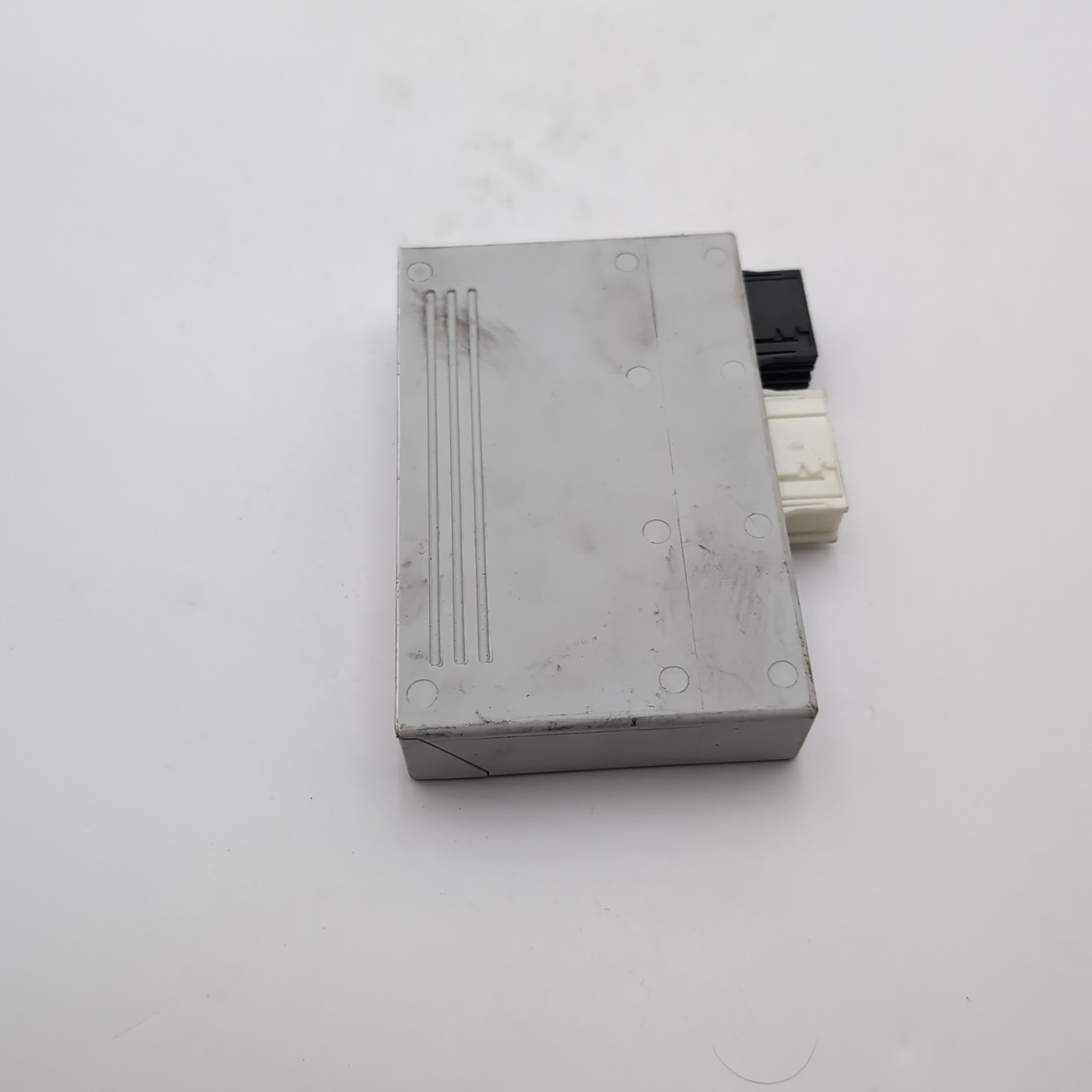 2006 - 2013 BMW E82 E90 E93 135 328 335 Parking Distance Control Module 6982402