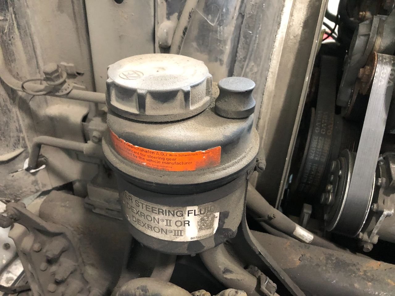 Volvo VNL Left/Driver Power Steering Reservoir - Used