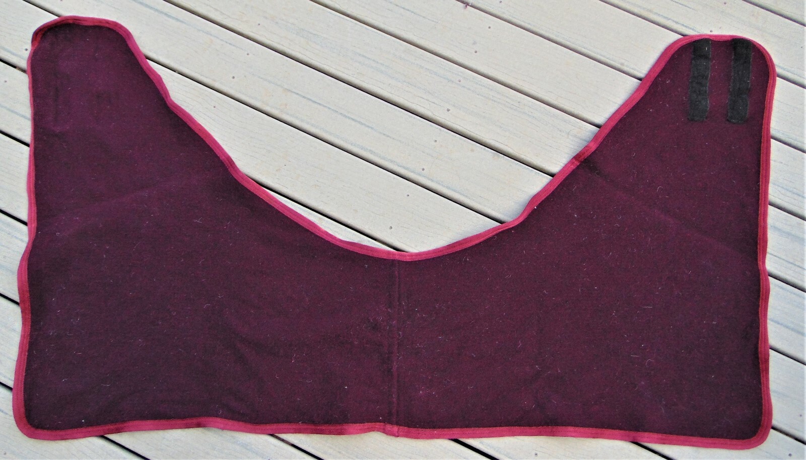 WOOL HORSE NECK & SHOULDER BLANKET ~ DARK RED ~ "FABRI TECH"  BRAND