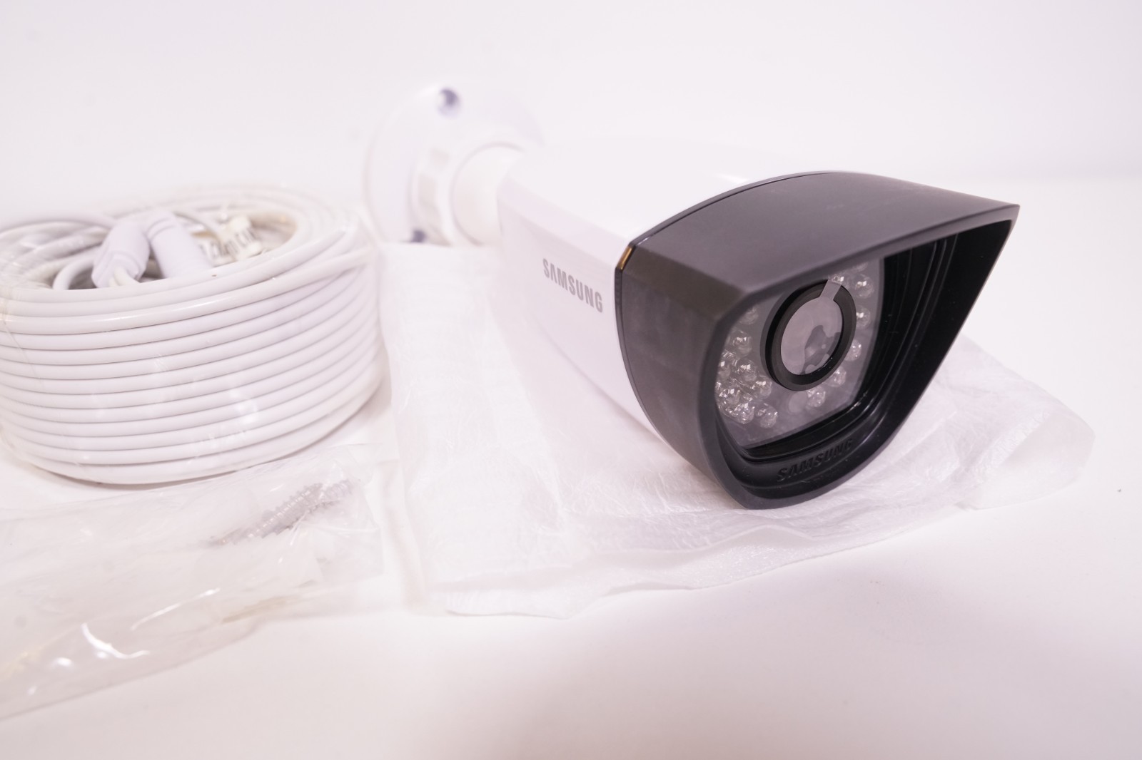 NEW - Samsung SDC-5340BC Weatherproof 600TV Color Night Vision Camera +60ftCable