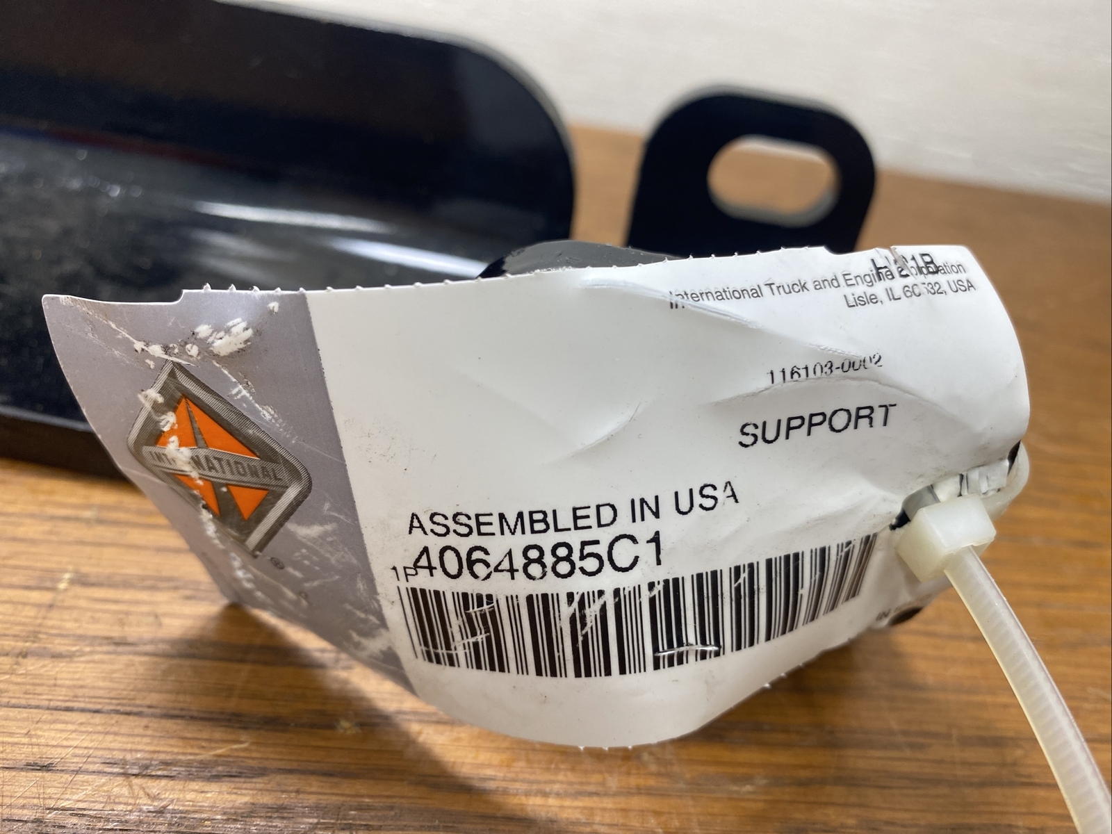 4064885C1 SUPPORT, FR, DEF TANK /CROSSBRACE