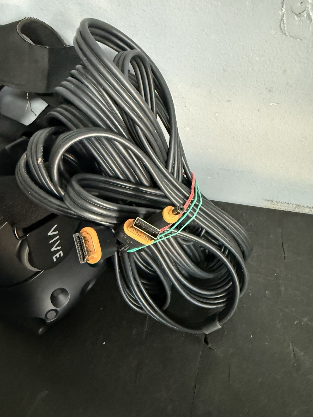 HTC Vive VR Headset System Virtual Reality *READ*