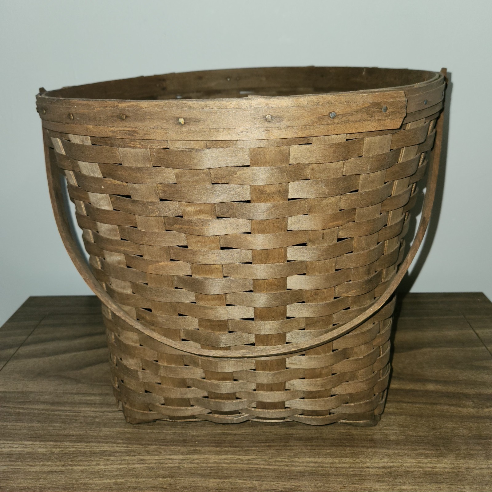 Vintage 1981 Longaberger Large Fruit (Apple) Basket with Swinging Handle