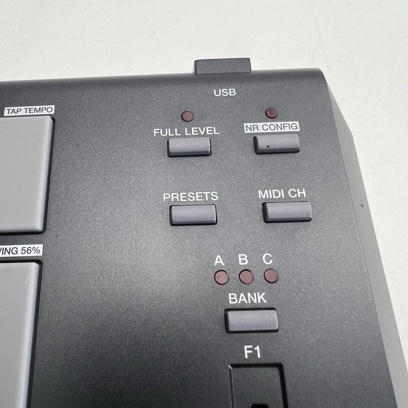 AKAI Professional MPD18 Compact USB MIDI Pad Controller With cable 16 Pads