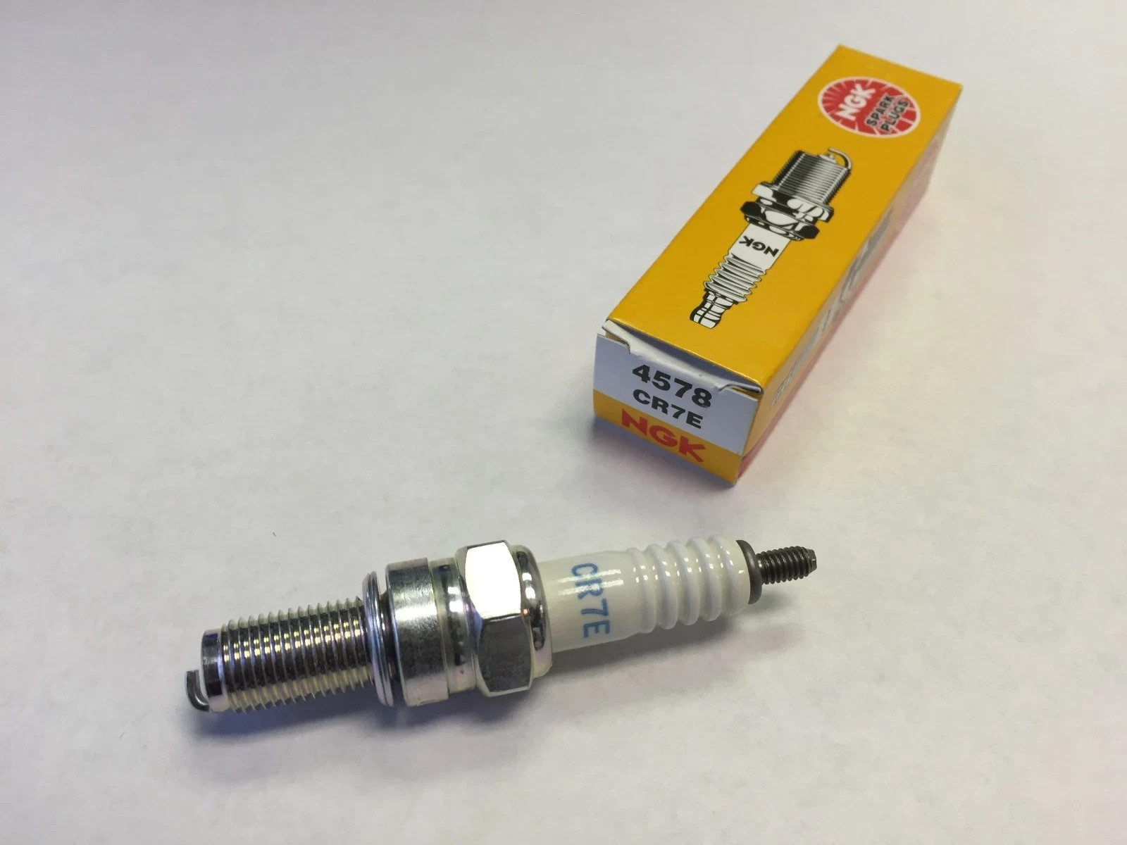 (QTY 1) NEW OEM GENUINE NGK RESISTOR SPARK PLUG CR7E 4578