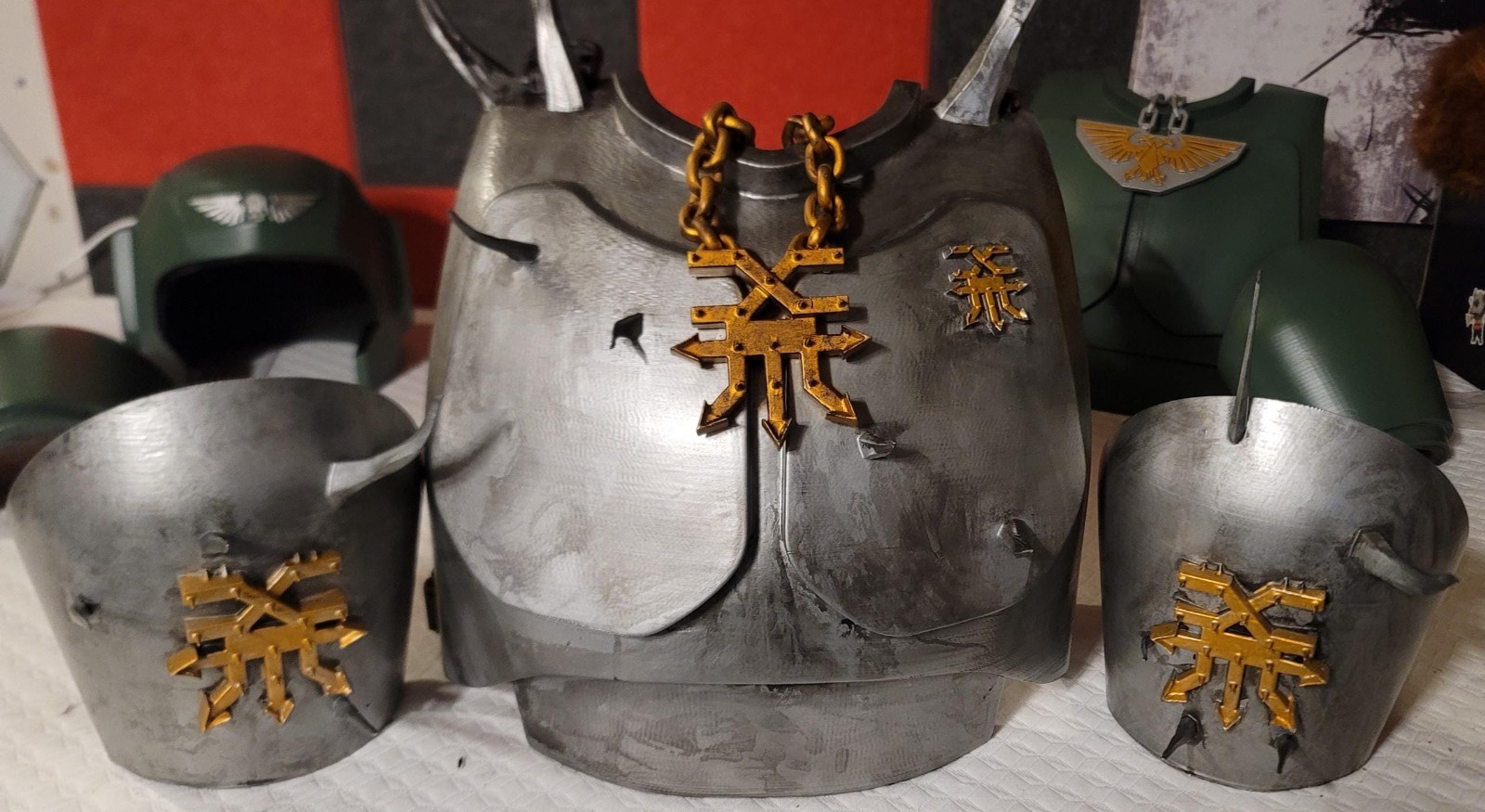 Traitor Chaos Imperial Guard Cosplay Chest (Raw 3d Print)