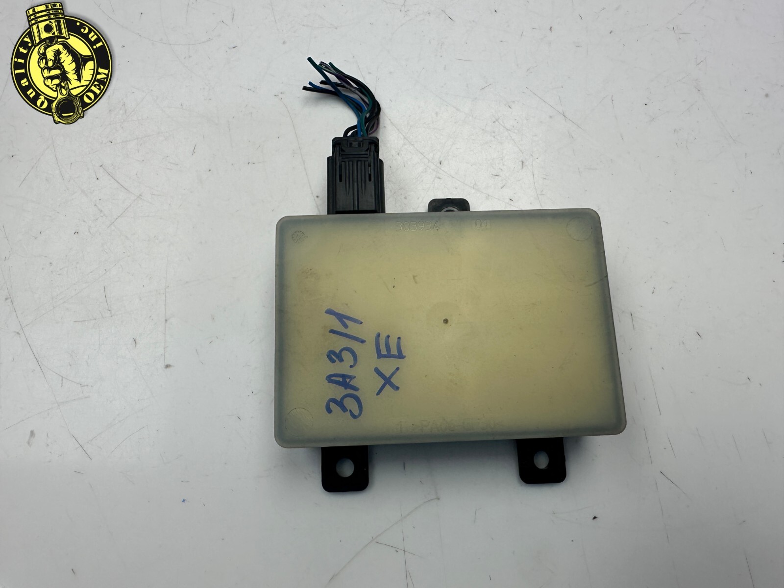 2016-2020 JAGUAR XE XF F-PACE REAR LEFT / RIGHT BLIND SPOT SENSOR CONTROL MODULE