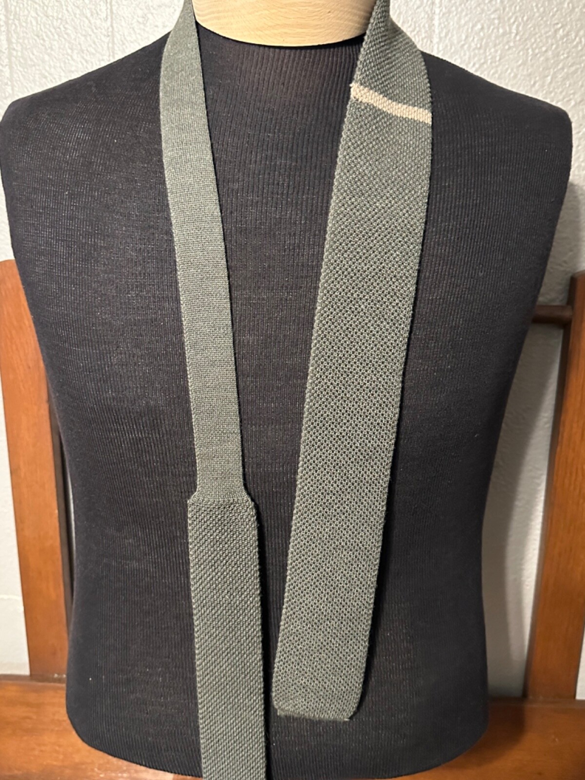 AUTHENTIC ELEVENTY PLATINUM 100% WOOL SQUARE NECKTIE TIE USA SHIPPER