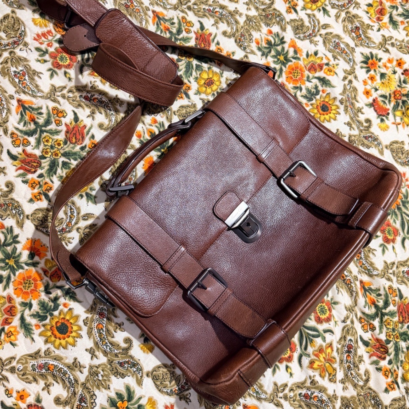 Kenneth Cole New York Brown Pebbled Leather Messenger Bag Briefcase