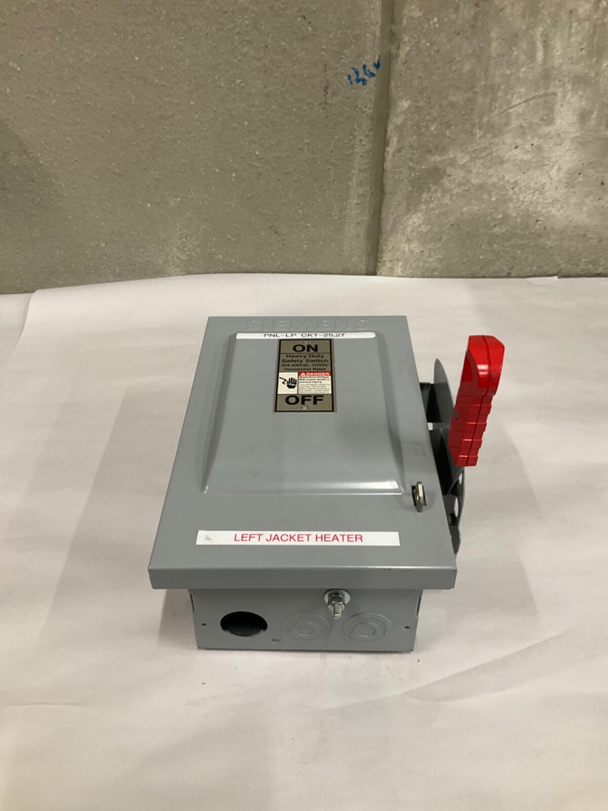 Siemens HNF361 Non-Fusible Heavy Duty Safety Switch 30Amp 600V Used