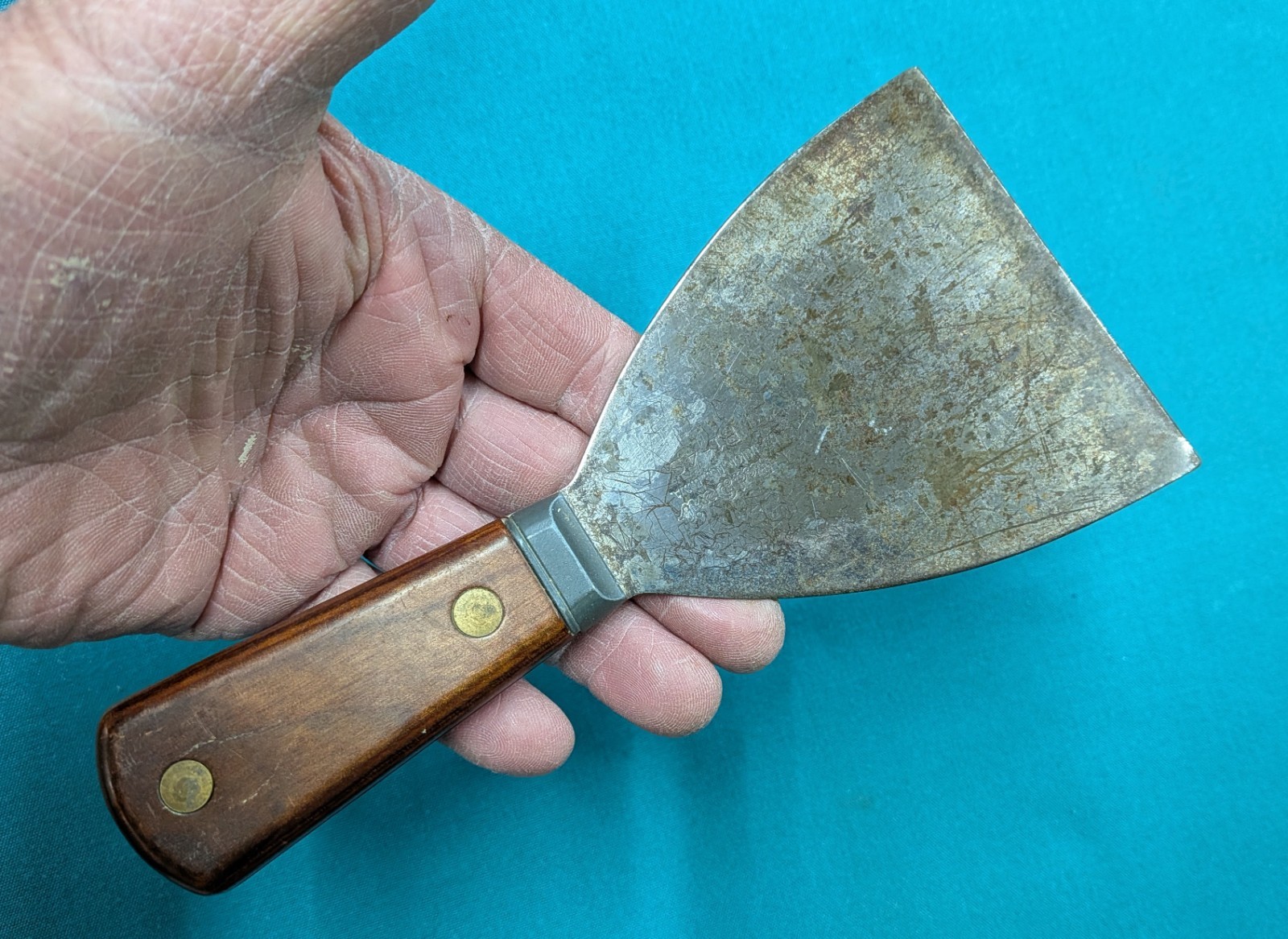 Scarce 1960's RED DEVIL No. P1-4S  Skewed 4" STIFF Scraper Hardwood Scales NEAT