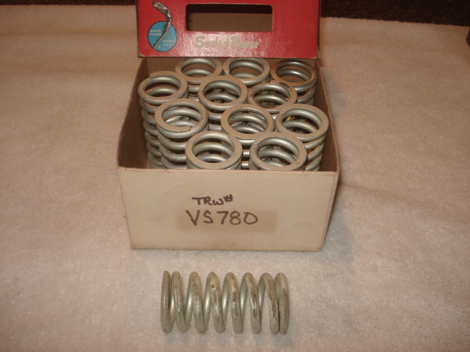 12 Sealed Power  Valve Springs (O.E. 497818) White Trucks 370A, 380A, 390A