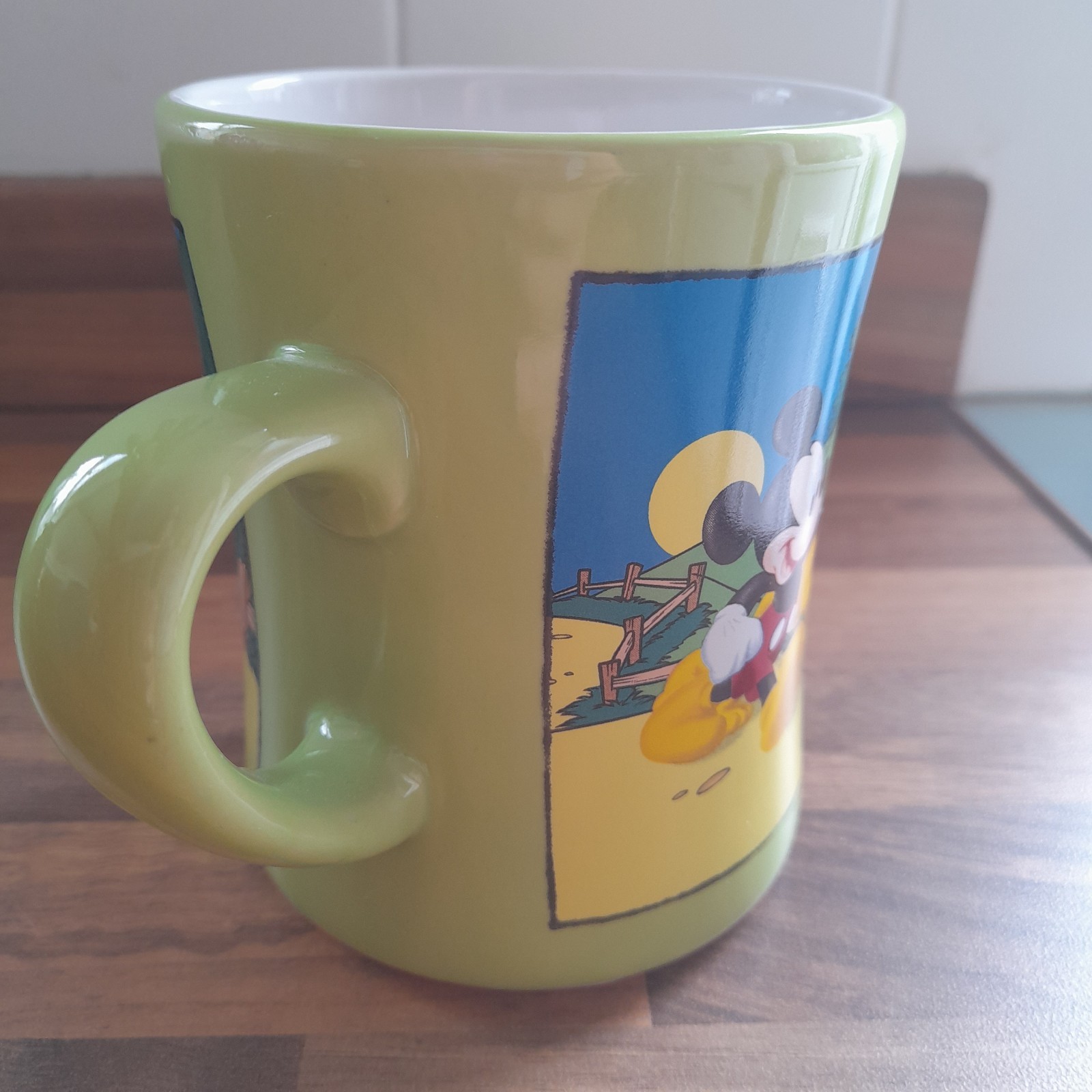 Disney Large Curved Mickey & Pluto Green Mug