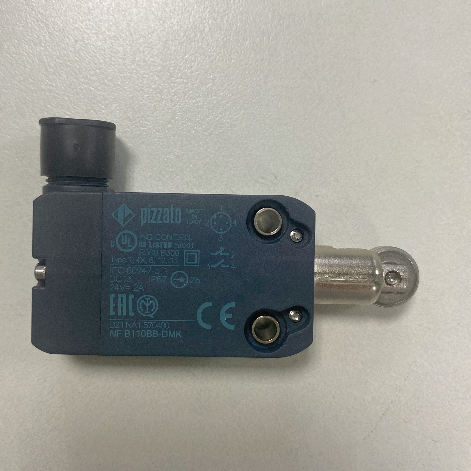 1pcs Pizzato Safety Limit Switch NF B110BB-DMK