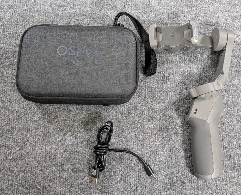 DJI Osmo Mobile 3 Combo - Gimbal Stabilizer
