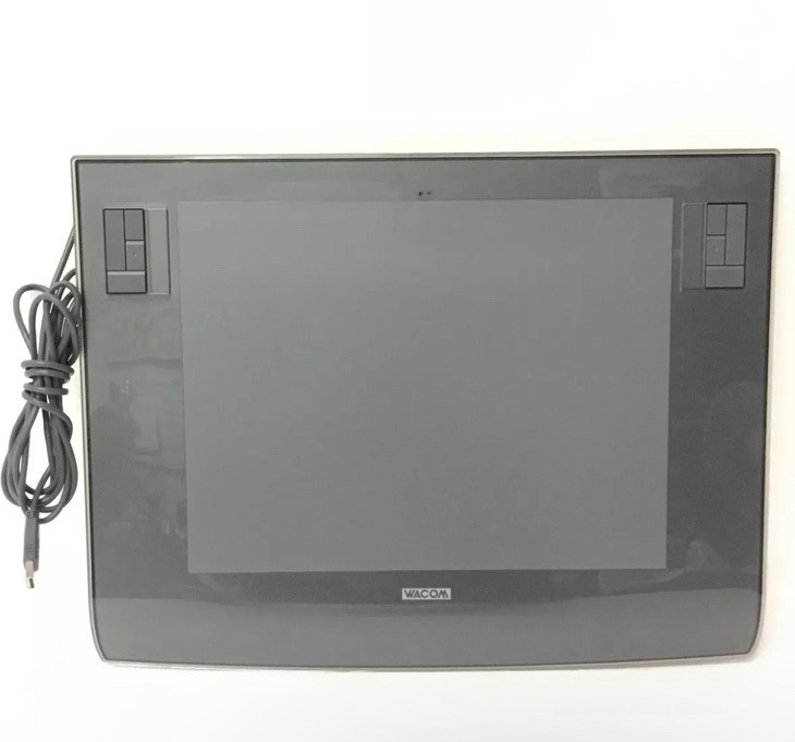 Wacom Intuos 3 PTZ-930 9x12 Graphics USB Tablet With Mouse - Fairly Used