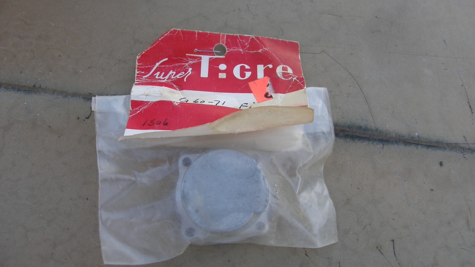 SUPER TIGRE GAS/NITRO MODEL AIRPLANE ENGINE BLOCK CRANKCASE BACK PLATE COVER NOS