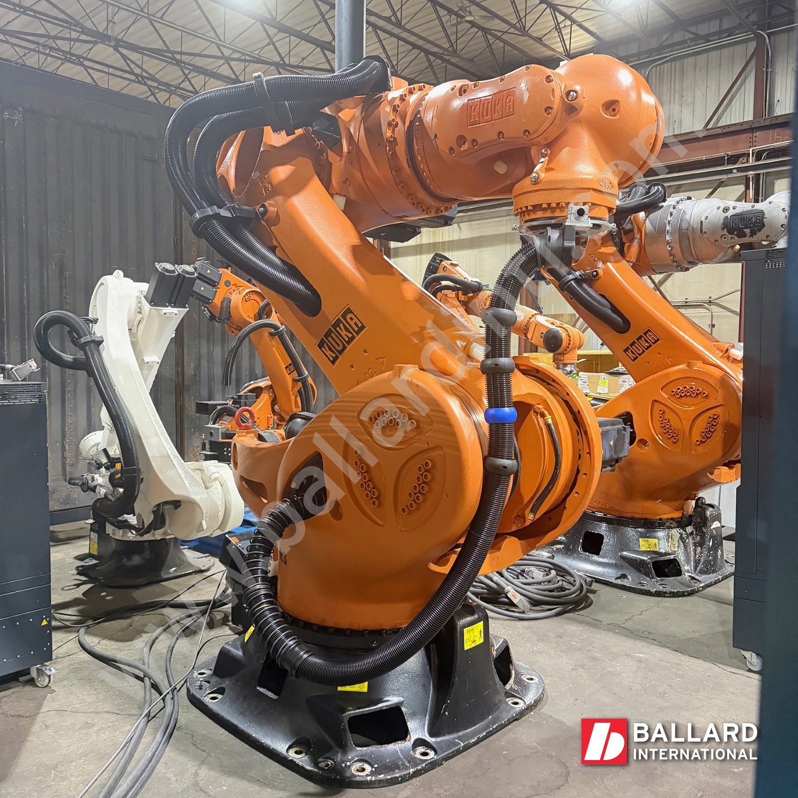 KUKA KR 1000 Titan F Complete Robot System w/ KRC4 Controller -  990170