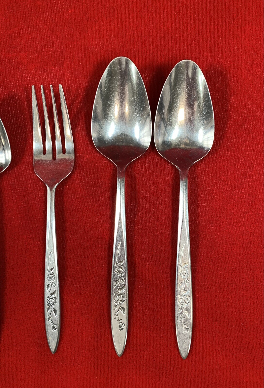 Lifetime Floral Pattern Japanese Flatware 8 Pieces