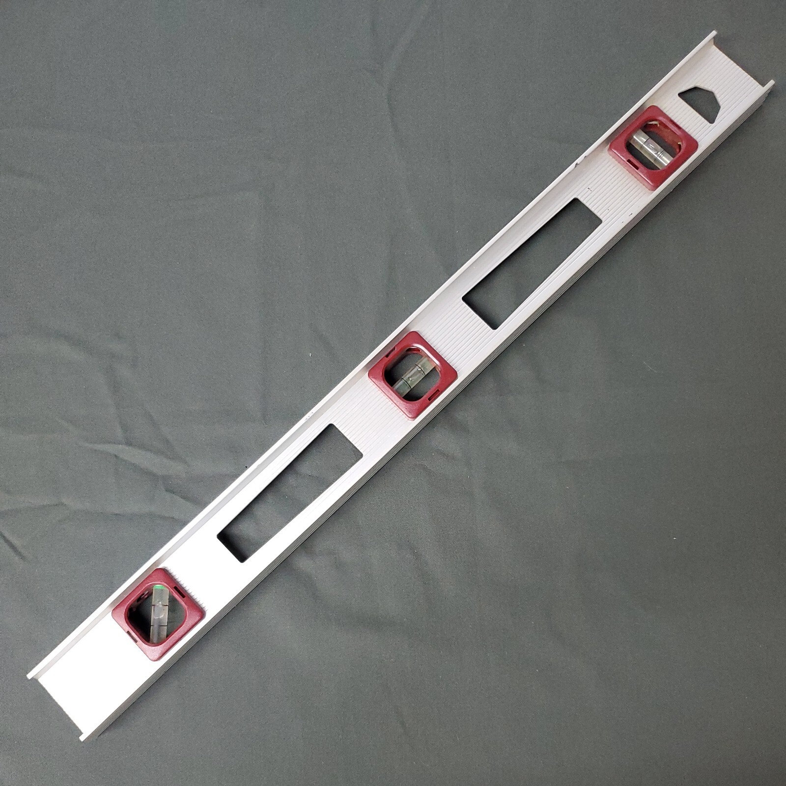Johnson Level & Tool 24" Aluminum I-Beam Level 3 Bubbles/Vials, 3 Orientations