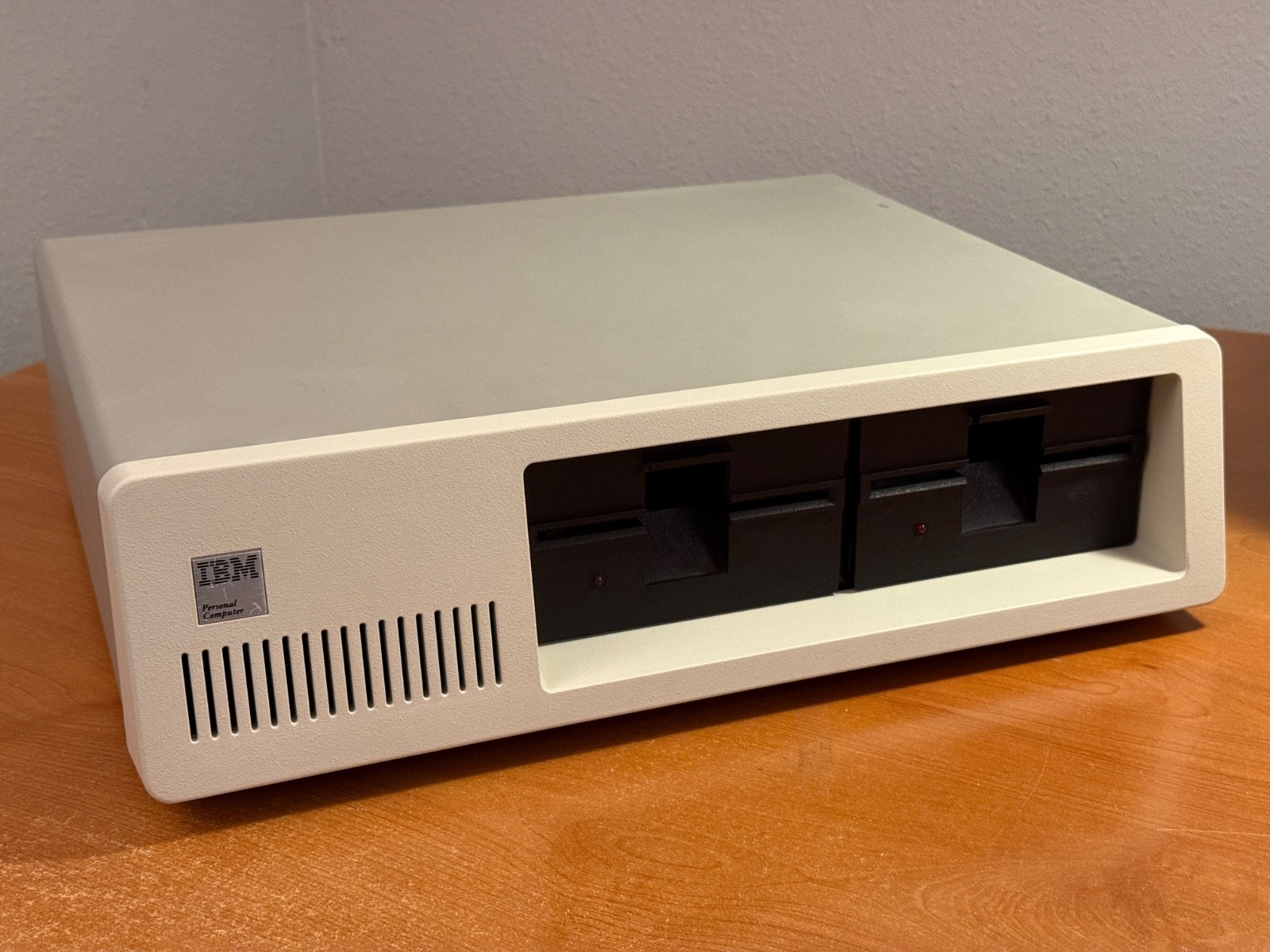 Vintage IBM 5150 Computer - 256KB -  Two Floppy Drives - Excellent Working!