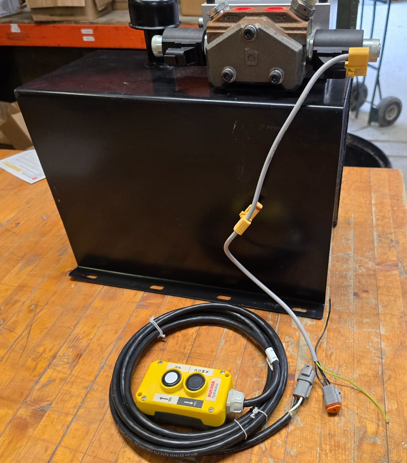 Bucher Hydraulic Tank and Valve Body Combo w/ Controller