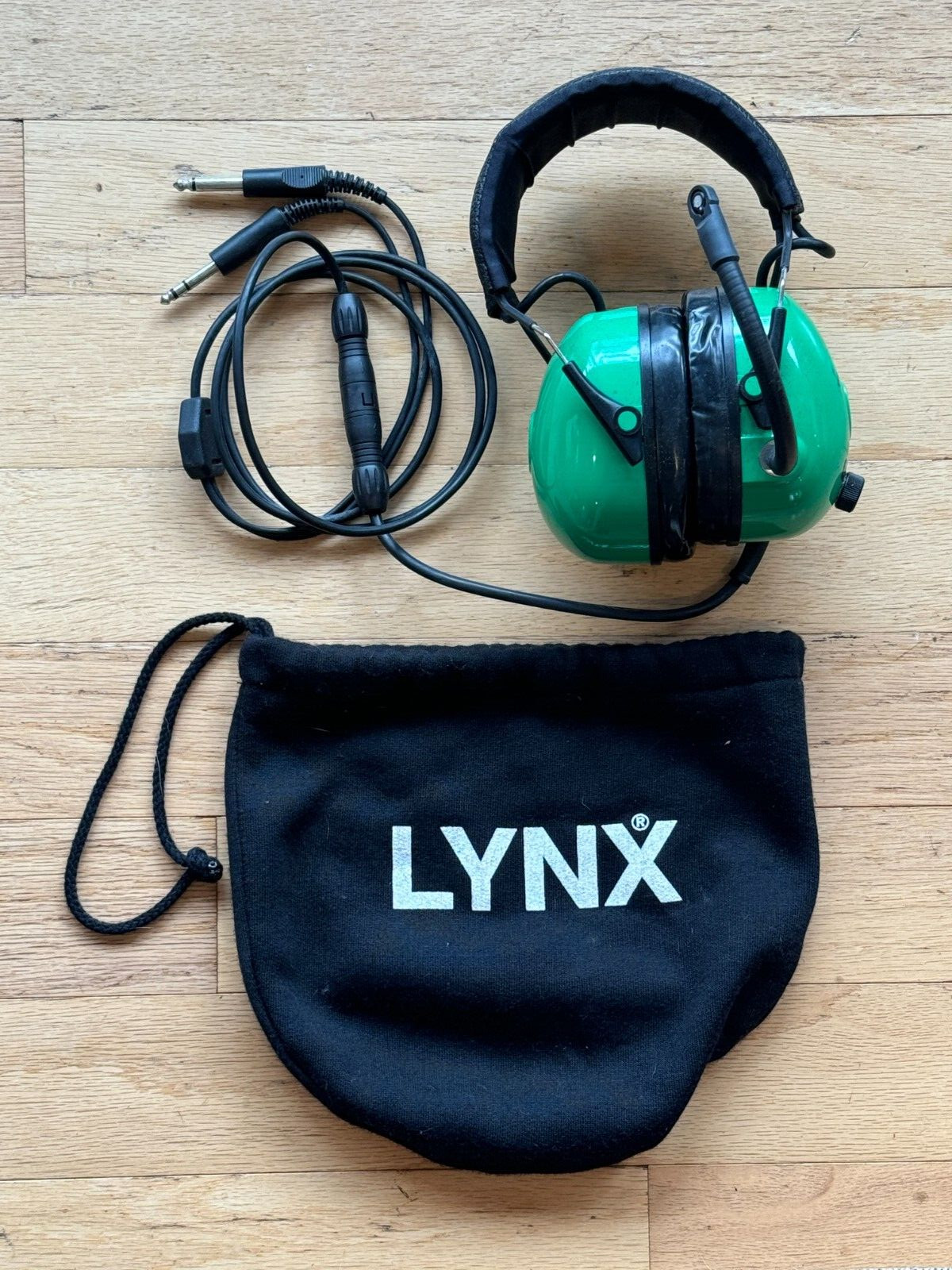 Lynx Pilot System Headset for GA, no Charger, sold as is.