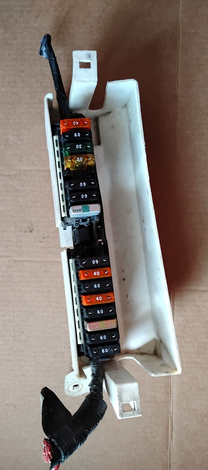 1997-99 BUICK LE SABRE UNDER HOOD FUSE BOX 25535534 OEM