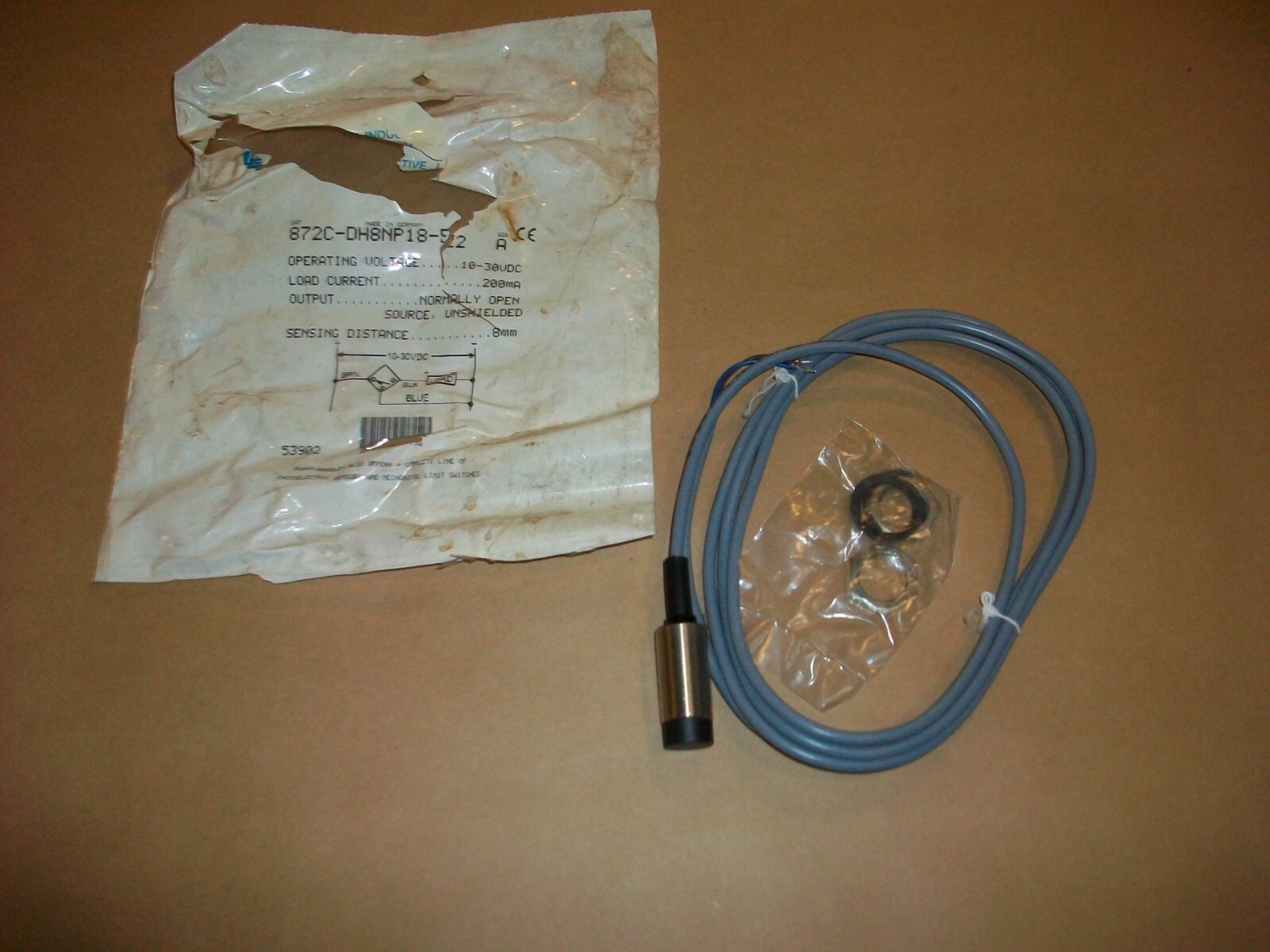 Allen Bradley 872C-DH8NP18-E2 Inductive Proximity Sensor  NEW